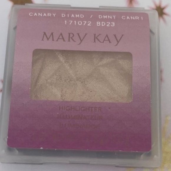 Marykay Canary Diamond Highlighter - Picture 2 of 2